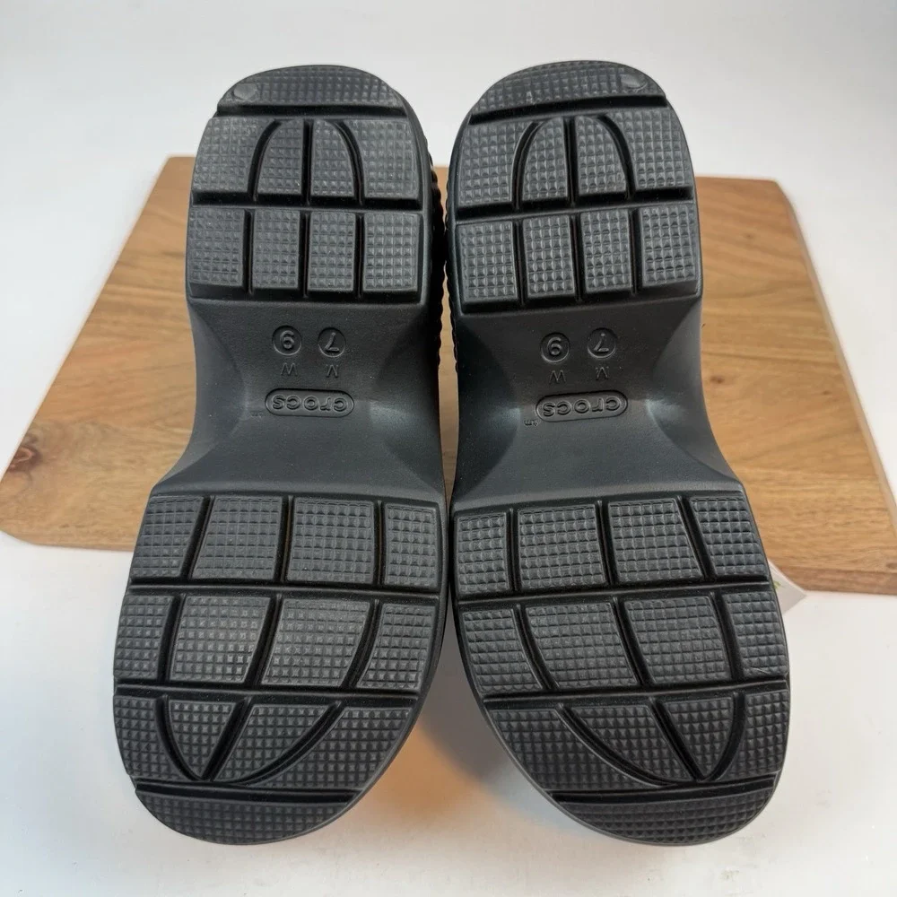NWT New Crocs Stomp Metallic Silver Comfort Platform Penny Loafers Size 9‎ M